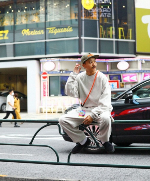 FREAK'S STORE（フリークスストア）の「限定展開 12oz ヘビーウェイト ビッグシルエット クルーネックスウェット（スウェット・メンズ・ブラック/ネイビー/ブラウン/アッシュグレー/グレイッシュベージュ/スミクロ/グリーン/杢グレー/バーガンディー・SMALL/MEDIUM/LARGE/X-LARGE）」の15枚目の写真