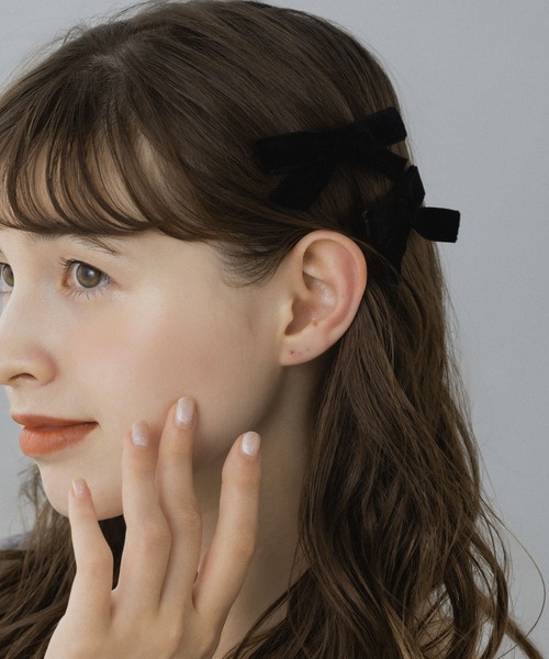 LA MUe（ラミュー）の「【LA MUE】ベロアリボンクリップ 2点セット（バレッタ/ヘアクリップ・レディース・ホワイト/ブラック/レッド/ベージュ・FREE）」の8枚目の写真