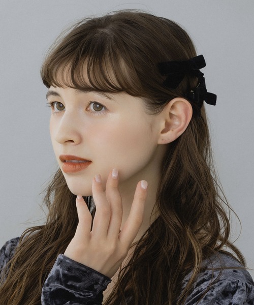 LA MUe（ラミュー）の「【LA MUE】ベロアリボンクリップ 2点セット（バレッタ/ヘアクリップ・レディース・ホワイト/ブラック/レッド/ベージュ・FREE）」の9枚目の写真