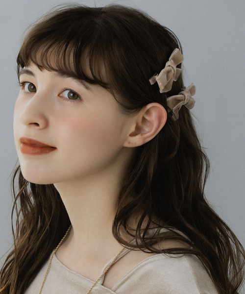 LA MUe（ラミュー）の「【LA MUE】ベロアリボンクリップ 2点セット（バレッタ/ヘアクリップ・レディース・ホワイト/ブラック/レッド/ベージュ・FREE）」の11枚目の写真