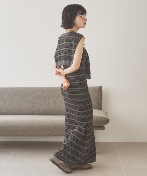 LAULEN(ローレン)の「shawl random border one piece /ショールランダムボーダーワンピース(ワンピース・レディース・ブラック/チャコールグレー・FREE)」の3枚目の写真
