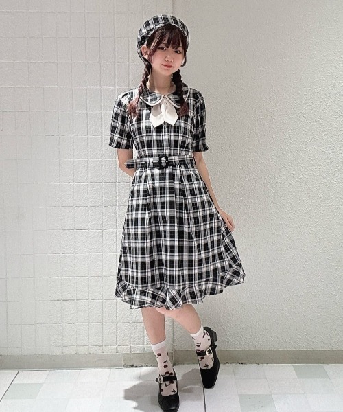 F i.n.t（フィント）の「タイ付きダブルカラーチェックワンピース（ワンピース・レディース・ブラック/ボルドー・FREE）」の3枚目の写真