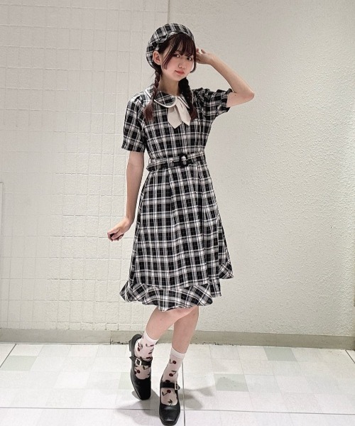 F i.n.t（フィント）の「タイ付きダブルカラーチェックワンピース（ワンピース・レディース・ブラック/ボルドー・FREE）」の4枚目の写真