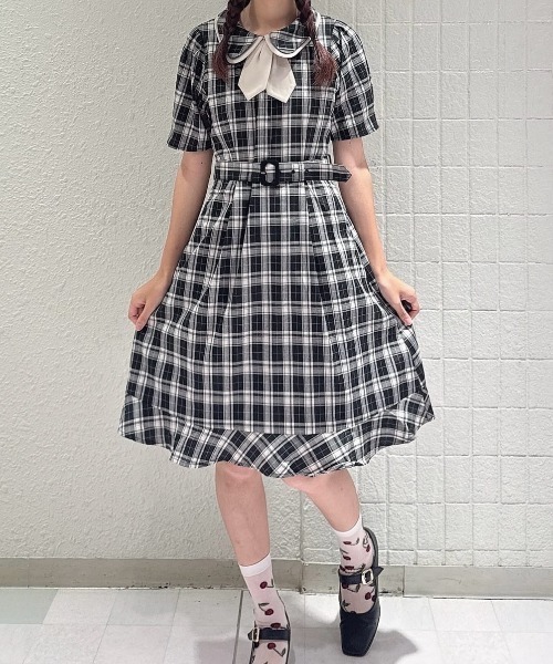 F i.n.t（フィント）の「タイ付きダブルカラーチェックワンピース（ワンピース・レディース・ブラック/ボルドー・FREE）」の5枚目の写真