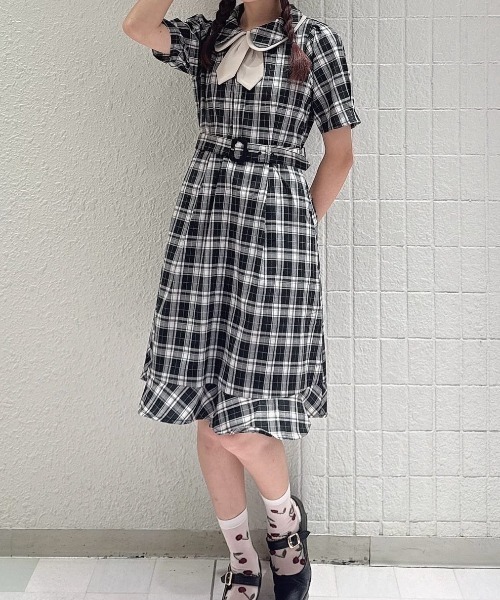 F i.n.t（フィント）の「タイ付きダブルカラーチェックワンピース（ワンピース・レディース・ブラック/ボルドー・FREE）」の6枚目の写真