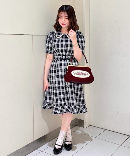 F i.n.t（フィント）の「タイ付きダブルカラーチェックワンピース（ワンピース・レディース・ブラック/ボルドー・FREE）」の11枚目の写真