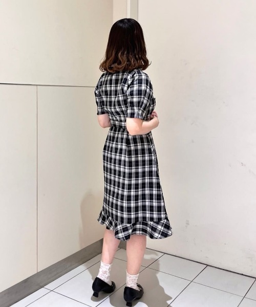 F i.n.t（フィント）の「タイ付きダブルカラーチェックワンピース（ワンピース・レディース・ブラック/ボルドー・FREE）」の13枚目の写真