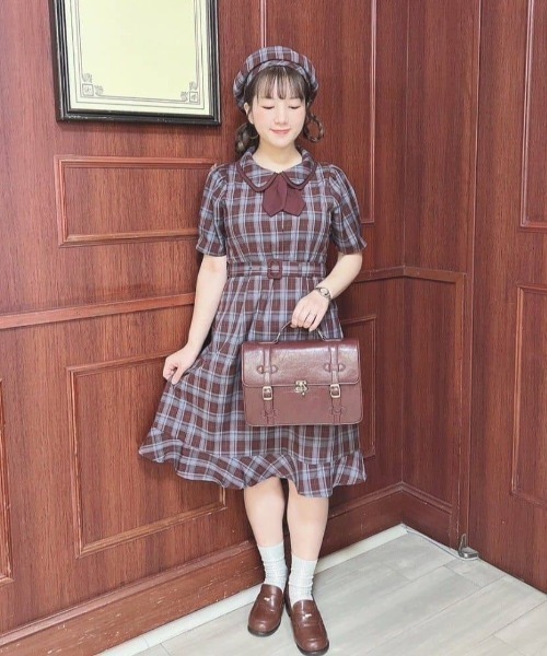 F i.n.t（フィント）の「タイ付きダブルカラーチェックワンピース（ワンピース・レディース・ブラック/ボルドー・FREE）」の15枚目の写真