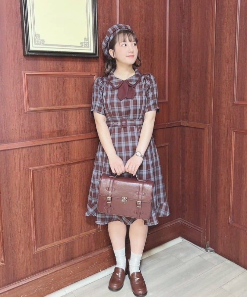 F i.n.t（フィント）の「タイ付きダブルカラーチェックワンピース（ワンピース・レディース・ブラック/ボルドー・FREE）」の16枚目の写真
