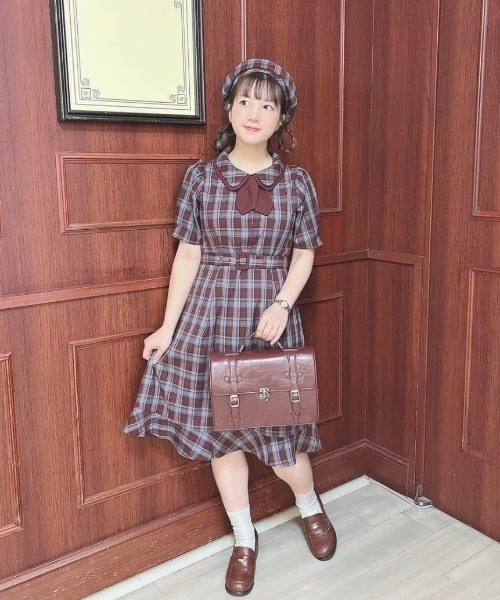 F i.n.t（フィント）の「タイ付きダブルカラーチェックワンピース（ワンピース・レディース・ブラック/ボルドー・FREE）」の17枚目の写真