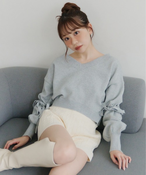 powwa more(ポワモア)の「袖リボンVネックショート丈ニット(ニット/セーター・レディース・グレー/ピンク/アイボリー・FREE)」の14枚目の写真