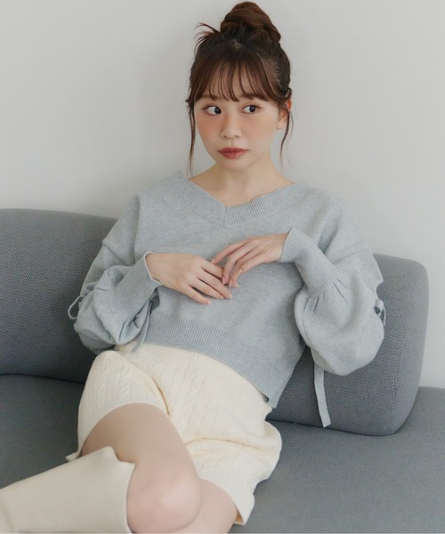 powwa more(ポワモア)の「袖リボンVネックショート丈ニット(ニット/セーター・レディース・グレー/ピンク/アイボリー・FREE)」の15枚目の写真