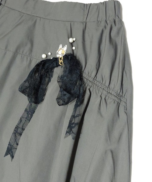 CRYSTAL BALL（クリスタルボール）の「Lace Ribbon Skirt（スカート・レディース・ホワイト系その他/チャコールグレー・FREE）」の10枚目の写真