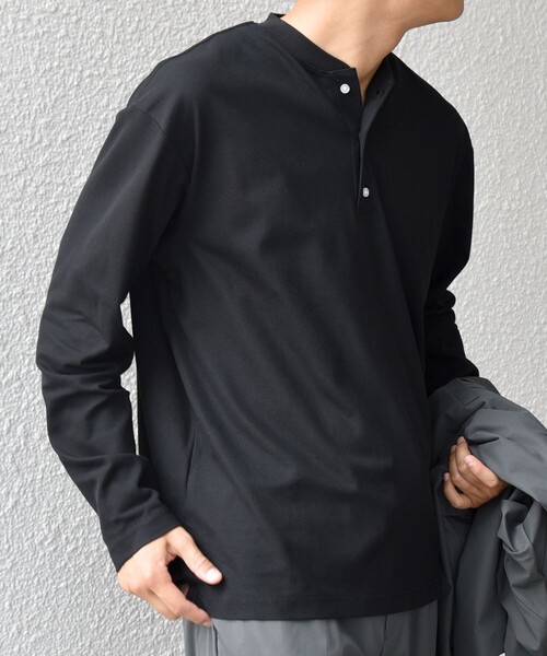 SHIPS any(シップス エニィ)の「〈抗菌防臭/遮熱等〉マルチファンクション ヘンリーネック Tシャツ(ロンT)◆(Tシャツ/カットソー・メンズ・ブラック/ベージュ/ホワイト/ダークグレー・X-LARGE/LARGE/MEDIUM/SMALL)」の19枚目の写真
