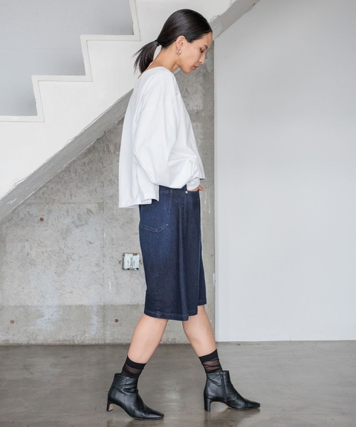 HEREIAM（ヘレイアム）の「【HEREIAM】秋の1枚、迷ったらコレで解決！/オフショルルーズプルオーバー（Tシャツ/カットソー・レディース・ホワイト/ブラック・FREE）」の8枚目の写真