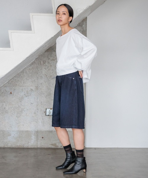 HEREIAM（ヘレイアム）の「【HEREIAM】秋の1枚、迷ったらコレで解決！/オフショルルーズプルオーバー（Tシャツ/カットソー・レディース・ホワイト/ブラック・FREE）」の3枚目の写真