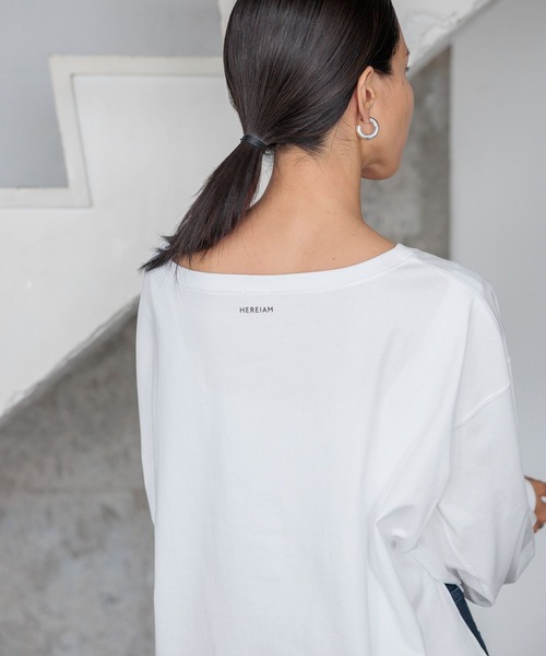 HEREIAM（ヘレイアム）の「【HEREIAM】秋の1枚、迷ったらコレで解決！/オフショルルーズプルオーバー（Tシャツ/カットソー・レディース・ホワイト/ブラック・FREE）」の9枚目の写真