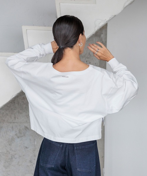 HEREIAM（ヘレイアム）の「【HEREIAM】秋の1枚、迷ったらコレで解決！/オフショルルーズプルオーバー（Tシャツ/カットソー・レディース・ホワイト/ブラック・FREE）」の12枚目の写真