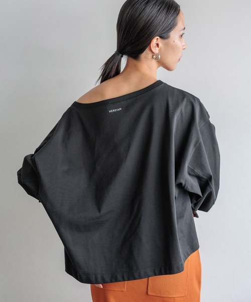 HEREIAM（ヘレイアム）の「【HEREIAM】秋の1枚、迷ったらコレで解決！/オフショルルーズプルオーバー（Tシャツ/カットソー・レディース・ホワイト/ブラック・FREE）」の17枚目の写真
