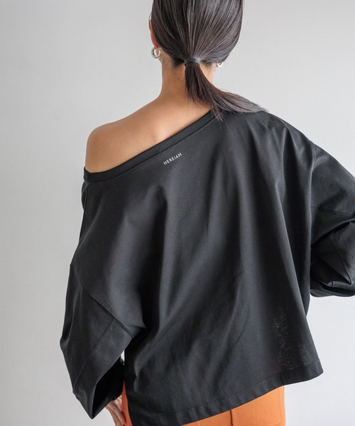 HEREIAM（ヘレイアム）の「【HEREIAM】秋の1枚、迷ったらコレで解決！/オフショルルーズプルオーバー（Tシャツ/カットソー・レディース・ホワイト/ブラック・FREE）」の20枚目の写真