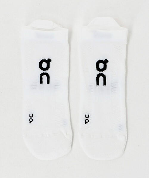 On(オン)の「<On>Core Run Sock Low 2P/2パック ローソックス(ソックス/靴下・メンズ・ブラック/ホワイト・M/S)」の1枚目の写真