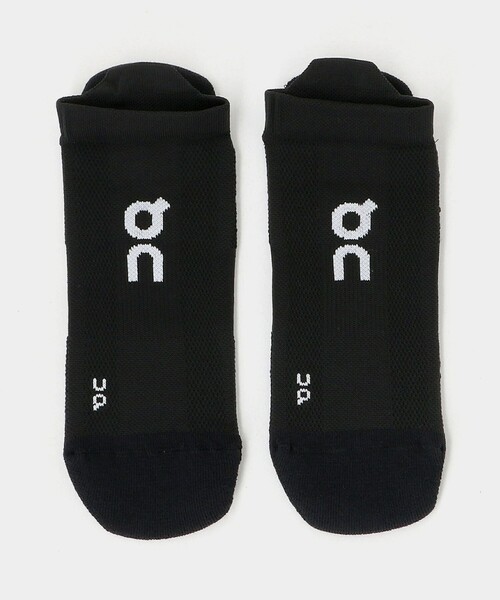 On(オン)の「<On>Core Run Sock Low 2P/2パック ローソックス(ソックス/靴下・メンズ・ブラック/ホワイト・M/S)」の2枚目の写真