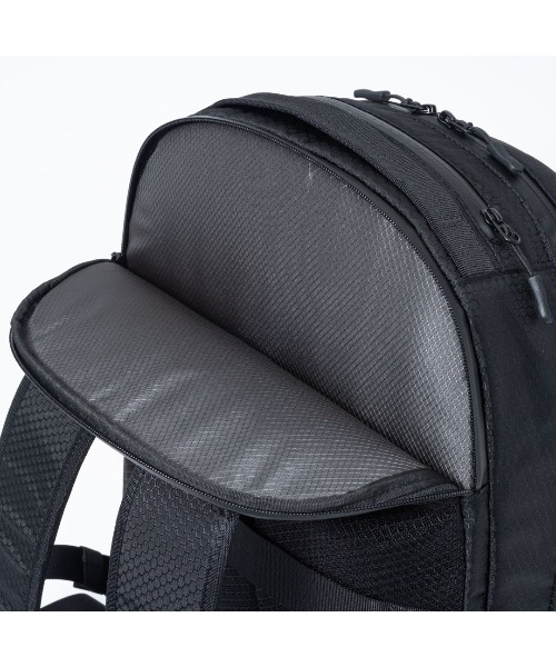 BEAMS DESIGN（ビームス デザイン）の「BEAMSDESIGN（ビームスデザイン）Watertight　バックパック（M）（バックパック/リュック・メンズ・ブラック・FREE）」の10枚目の写真