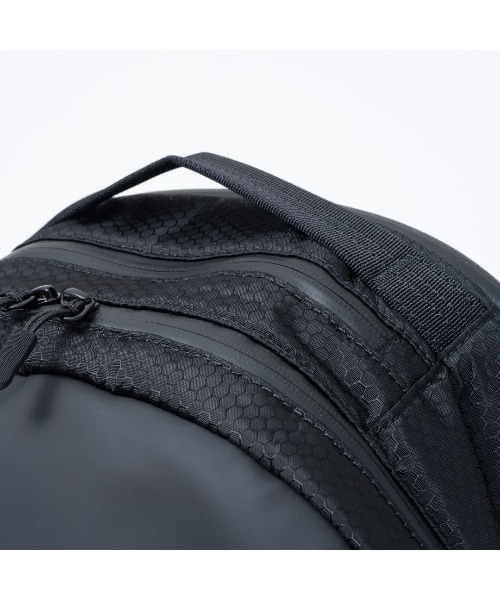 BEAMS DESIGN（ビームス デザイン）の「BEAMSDESIGN（ビームスデザイン）Watertight　バックパック（M）（バックパック/リュック・メンズ・ブラック・FREE）」の6枚目の写真