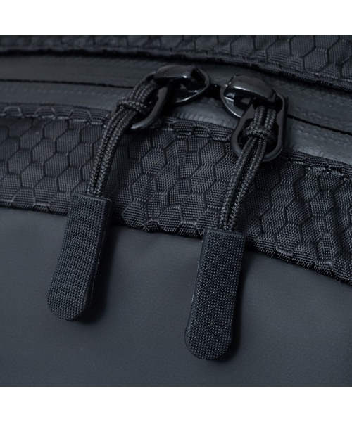 BEAMS DESIGN（ビームス デザイン）の「BEAMSDESIGN（ビームスデザイン）Watertight　バックパック（M）（バックパック/リュック・メンズ・ブラック・FREE）」の11枚目の写真