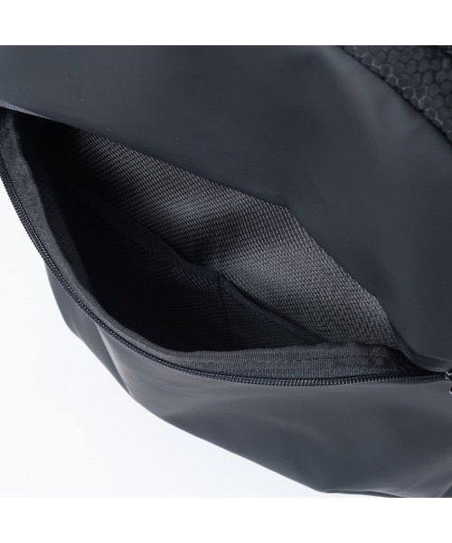 BEAMS DESIGN（ビームス デザイン）の「BEAMSDESIGN（ビームスデザイン）Watertight　バックパック（M）（バックパック/リュック・メンズ・ブラック・FREE）」の12枚目の写真