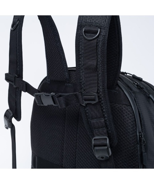 BEAMS DESIGN（ビームス デザイン）の「BEAMSDESIGN（ビームスデザイン）Watertight　バックパック（M）（バックパック/リュック・メンズ・ブラック・FREE）」の17枚目の写真
