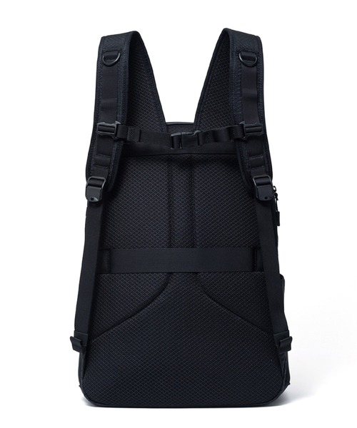 BEAMS DESIGN（ビームス デザイン）の「BEAMSDESIGN（ビームスデザイン）Watertight　バックパック（M）（バックパック/リュック・メンズ・ブラック・FREE）」の4枚目の写真