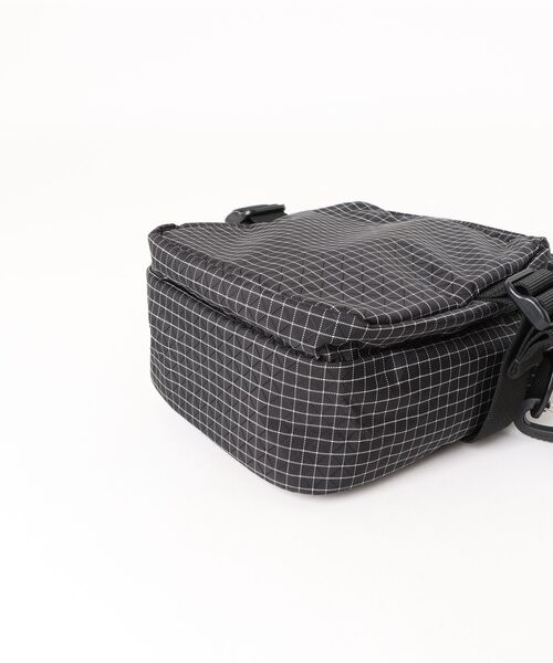 Gramicci（グラミチ）の「【RES】【GRAMICCI(グラミチ) 】RIPSTOP MINI SHOULDER BAG（ショルダーバッグ・メンズ・ブラック・FREE）」の3枚目の写真
