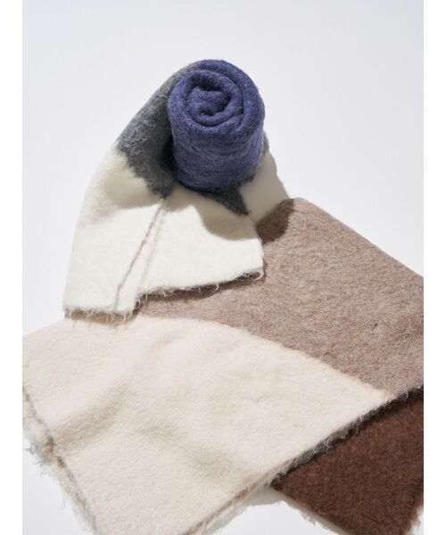ELENDEEK(エレンディーク)の「マルチカラーストール(ストール/ショール・レディース・ブルー/ブラウン・FREE)」の3枚目の写真