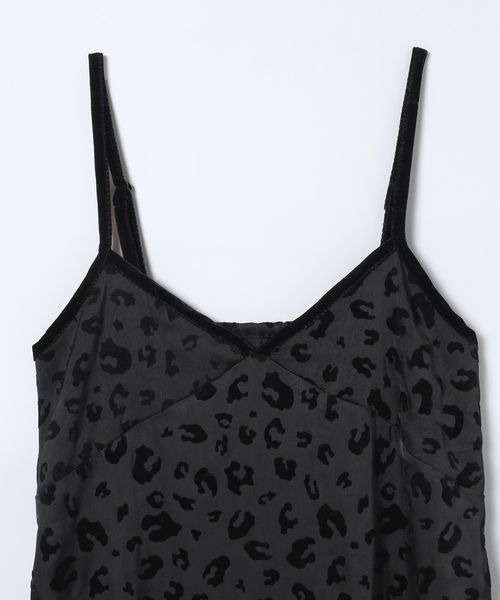 JEANASIS（ジーナシス）の「レーストリムサテンキャミドレス/604736（ワンピース・レディース・オフホワイト/ブラック系その他・FREE）」の4枚目の写真