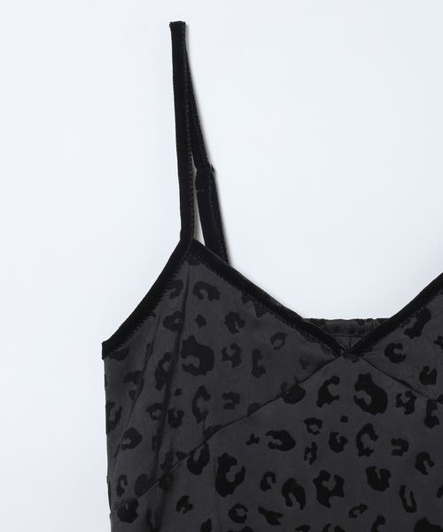 JEANASIS（ジーナシス）の「レーストリムサテンキャミドレス/604736（ワンピース・レディース・オフホワイト/ブラック系その他・FREE）」の5枚目の写真