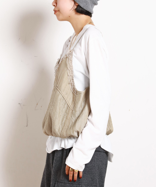 AP STUDIO（エーピーストゥディオ）の「【StandAlone/スタンド アローン】LACE TRIMMED SMOCKING TOP（キャミソール・レディース・カーキ・FREE）」の11枚目の写真