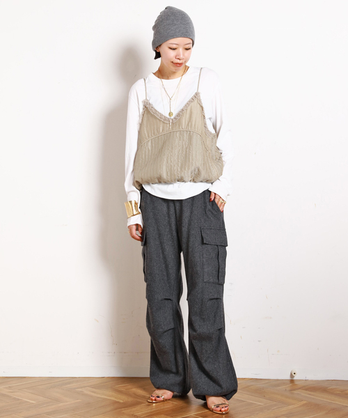 AP STUDIO（エーピーストゥディオ）の「【StandAlone/スタンド アローン】LACE TRIMMED SMOCKING TOP（キャミソール・レディース・カーキ・FREE）」の13枚目の写真