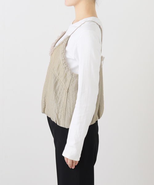 AP STUDIO（エーピーストゥディオ）の「【StandAlone/スタンド アローン】LACE TRIMMED SMOCKING TOP（キャミソール・レディース・カーキ・FREE）」の17枚目の写真