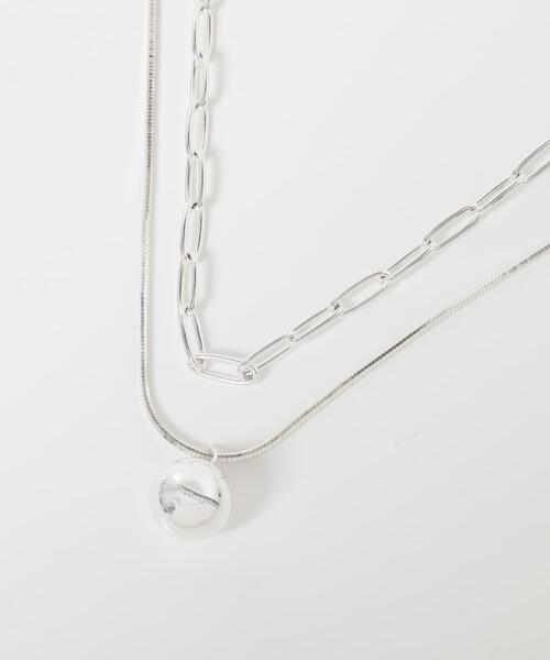 URBAN RESEARCH ROSSO WOMEN(アーバンリサーチ ロッソ)の「CHIGNON オーバル&ボールTOPネックレス(ネックレス・レディース・シルバー/ゴールド・FREE)」の5枚目の写真