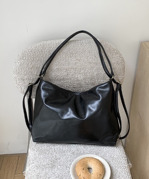 yuu ブラック レザー ショル セール】2WAYベルトデザインショルダーバッグ/リュック/A4サイズ対応