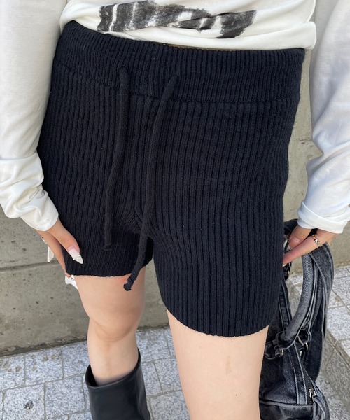 ROGER AND RAW(ロジャーアンドロウ)の「リブニットショートパンツ(その他パンツ・レディース・グレー/ブラック・FREE)」の9枚目の写真