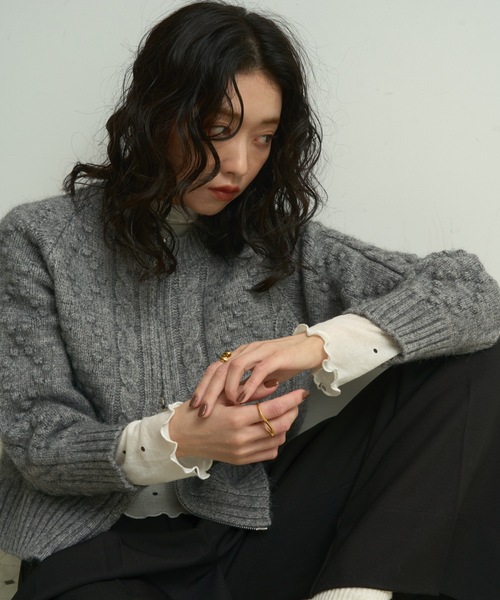 Lutim by u(ルチバイユー)の「Double-zip Aran knit cardigan / ダブルジップアランニットカーディガン(カーディガン/ボレロ・レディース・グレー/ナチュラル・FREE)」の12枚目の写真