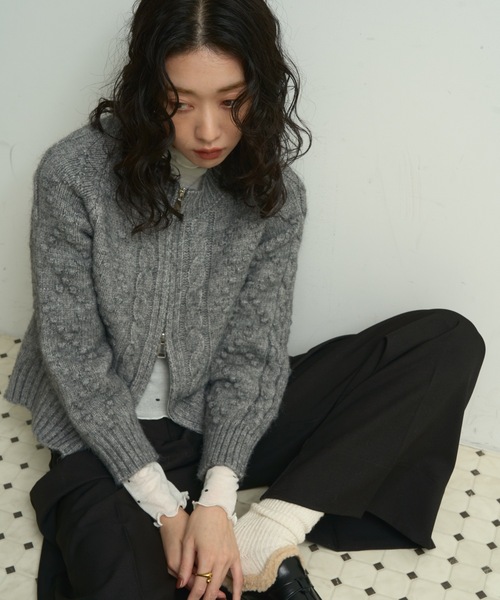 Lutim by u(ルチバイユー)の「Double-zip Aran knit cardigan / ダブルジップアランニットカーディガン(カーディガン/ボレロ・レディース・グレー/ナチュラル・FREE)」の14枚目の写真