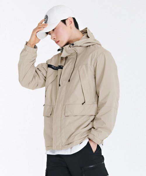 CHASECULT（チェイスカルト）の「男性ポケットディテールフードジャケット-CARK4112B0X（ナイロンジャケット・メンズ・Beige・100/105/95）」の4枚目の写真