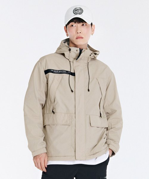 CHASECULT（チェイスカルト）の「男性ポケットディテールフードジャケット-CARK4112B0X（ナイロンジャケット・メンズ・Beige・100/105/95）」の5枚目の写真