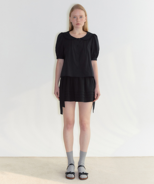 SINOON（シヌーン）の「Puff Sleeve Collar Blouse (Black)（シャツ/ブラウス・レディース・ブラック・FREE）」の2枚目の写真
