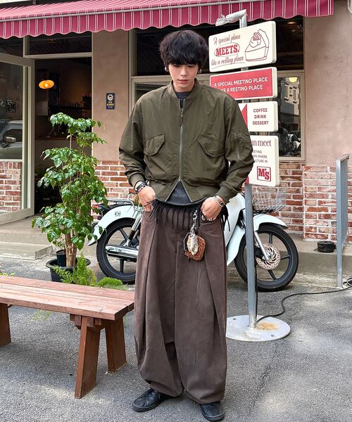 Verdnt（バーダント）の「シャーリングナイロンクロップジャケット[カーキ]（ナイロンジャケット・レディース・カーキ・SMALL/MEDIUM/LARGE）」の5枚目の写真