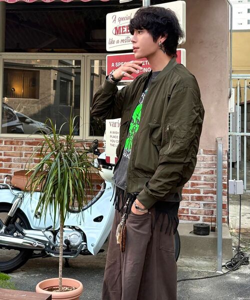 Verdnt（バーダント）の「シャーリングナイロンクロップジャケット[カーキ]（ナイロンジャケット・レディース・カーキ・SMALL/MEDIUM/LARGE）」の6枚目の写真