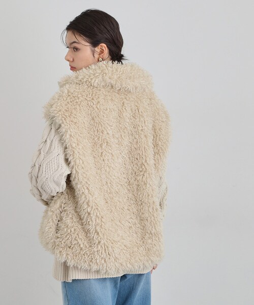 THE SHOP TK （ザ ショップ ティーケー ）の「プラスするだけでこなれ見え ボアベスト（ベスト・レディース・ブラック/アイボリー・13/12）」の4枚目の写真
